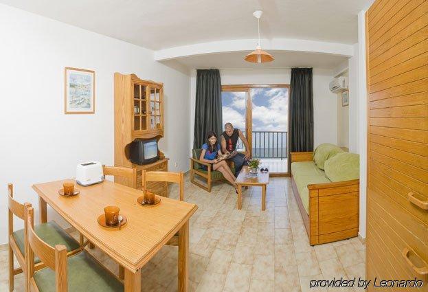Apartamentos Bahia De San Antonio San Antonio  Interior photo