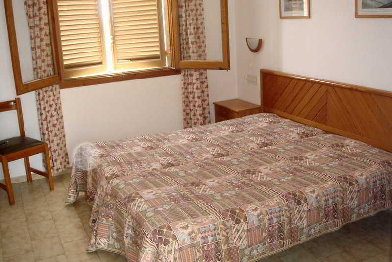 Apartamentos Bahia De San Antonio San Antonio  Room photo